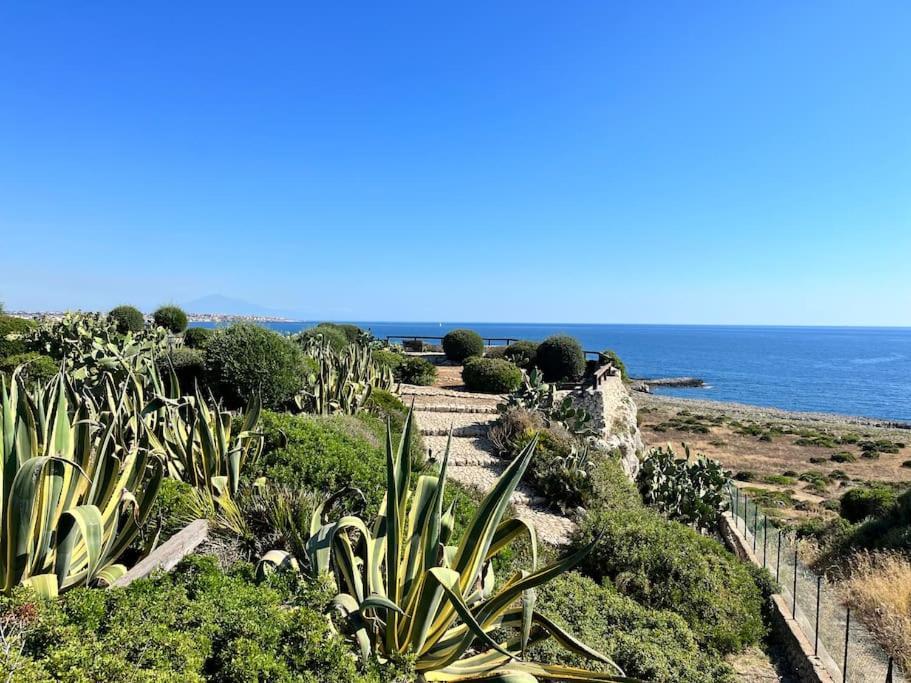 Villa Sebastian- Incomparabile Vista Sul Mare Plemmirio Luaran gambar